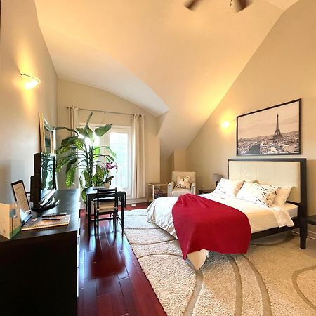 Stunning Rooms In Townhouse Across The Beach Τορόντο Εξωτερικό φωτογραφία