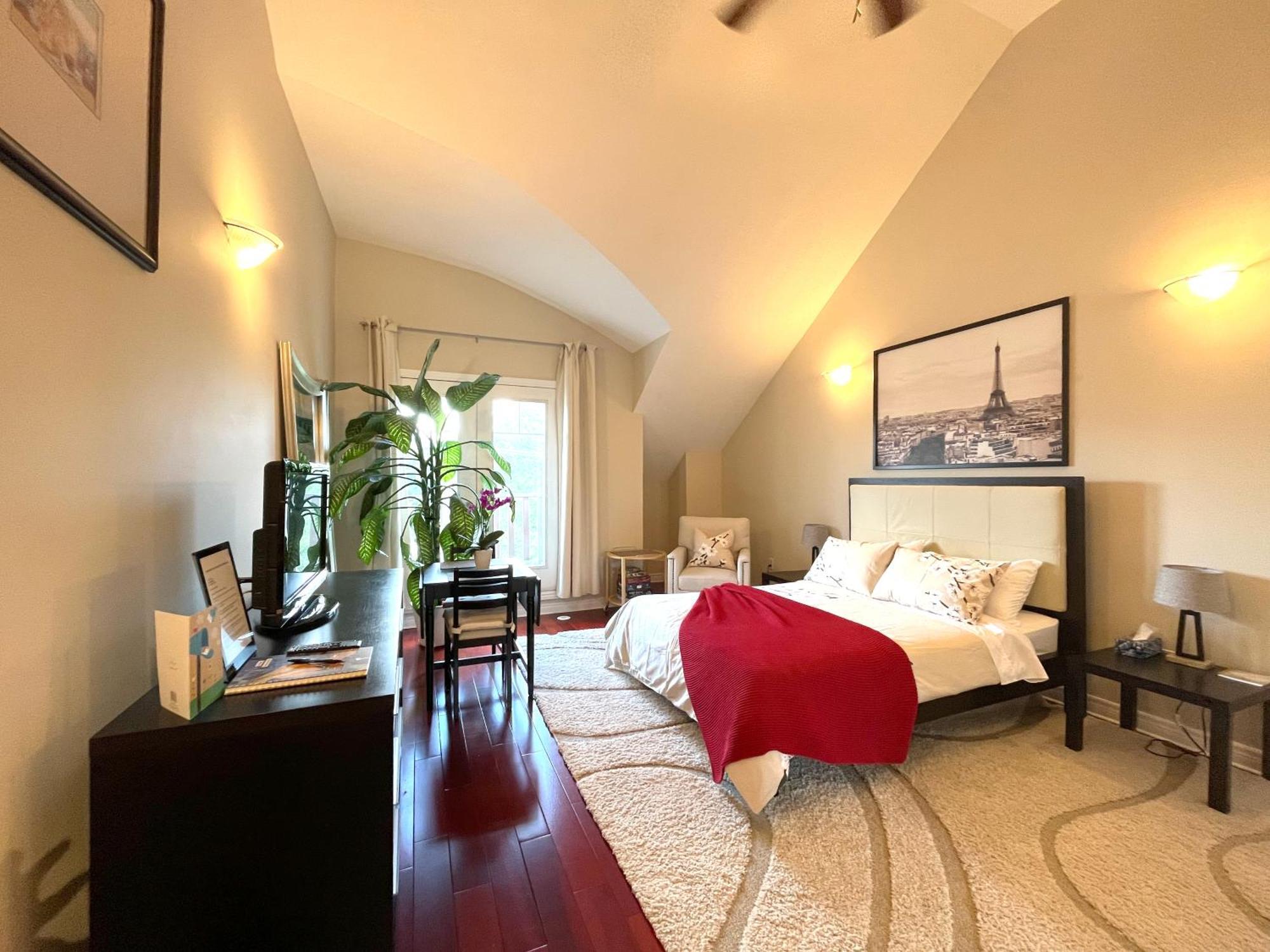 Stunning Rooms In Townhouse Across The Beach Τορόντο Εξωτερικό φωτογραφία
