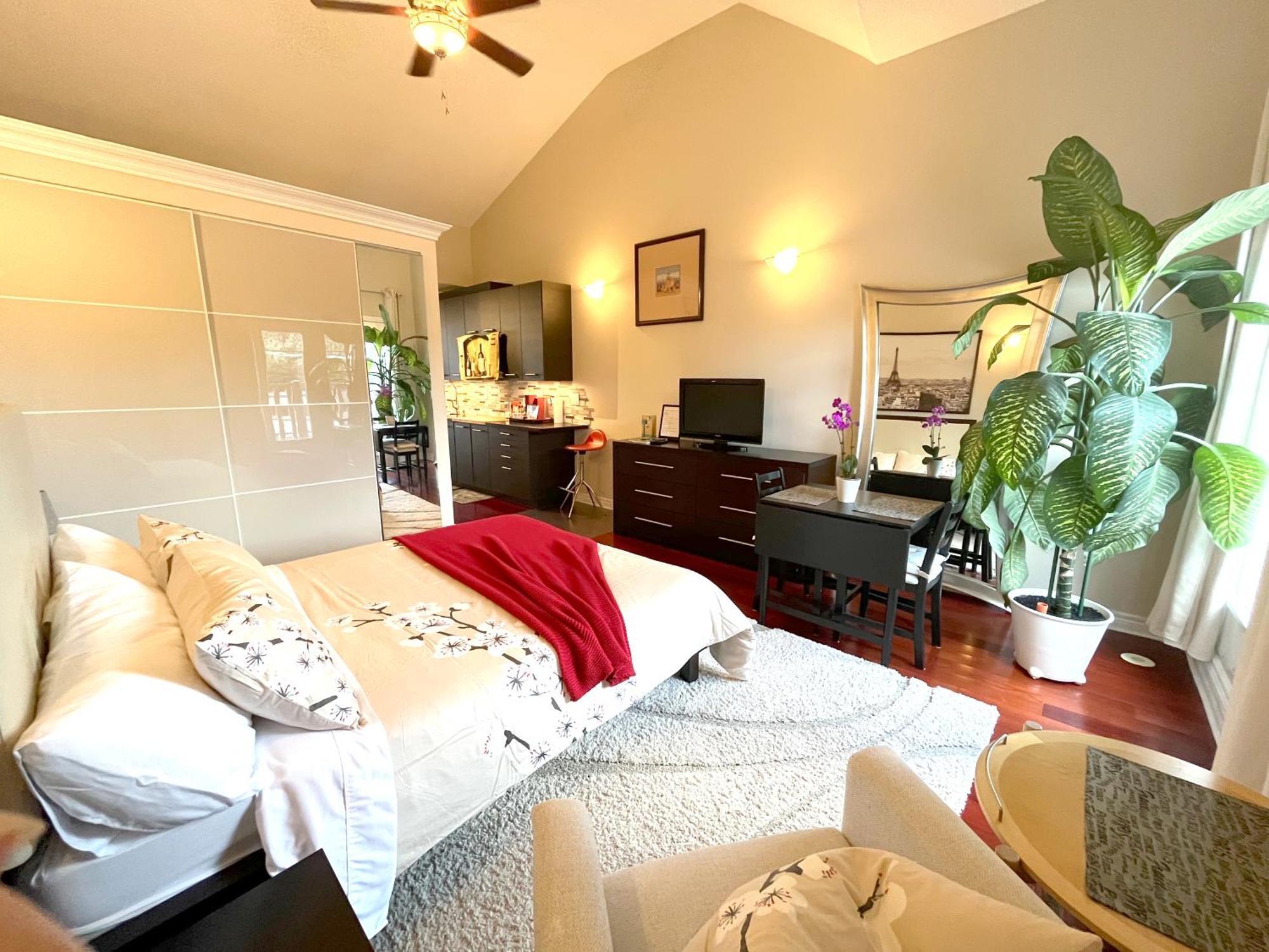 Stunning Rooms In Townhouse Across The Beach Τορόντο Εξωτερικό φωτογραφία