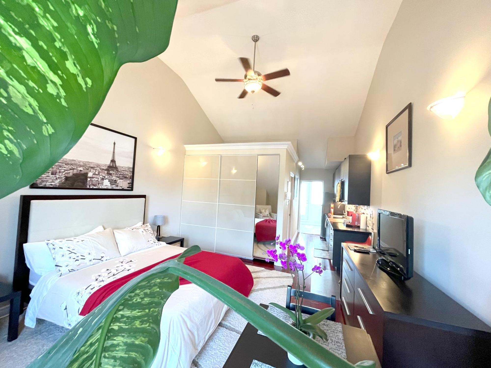 Stunning Rooms In Townhouse Across The Beach Τορόντο Εξωτερικό φωτογραφία