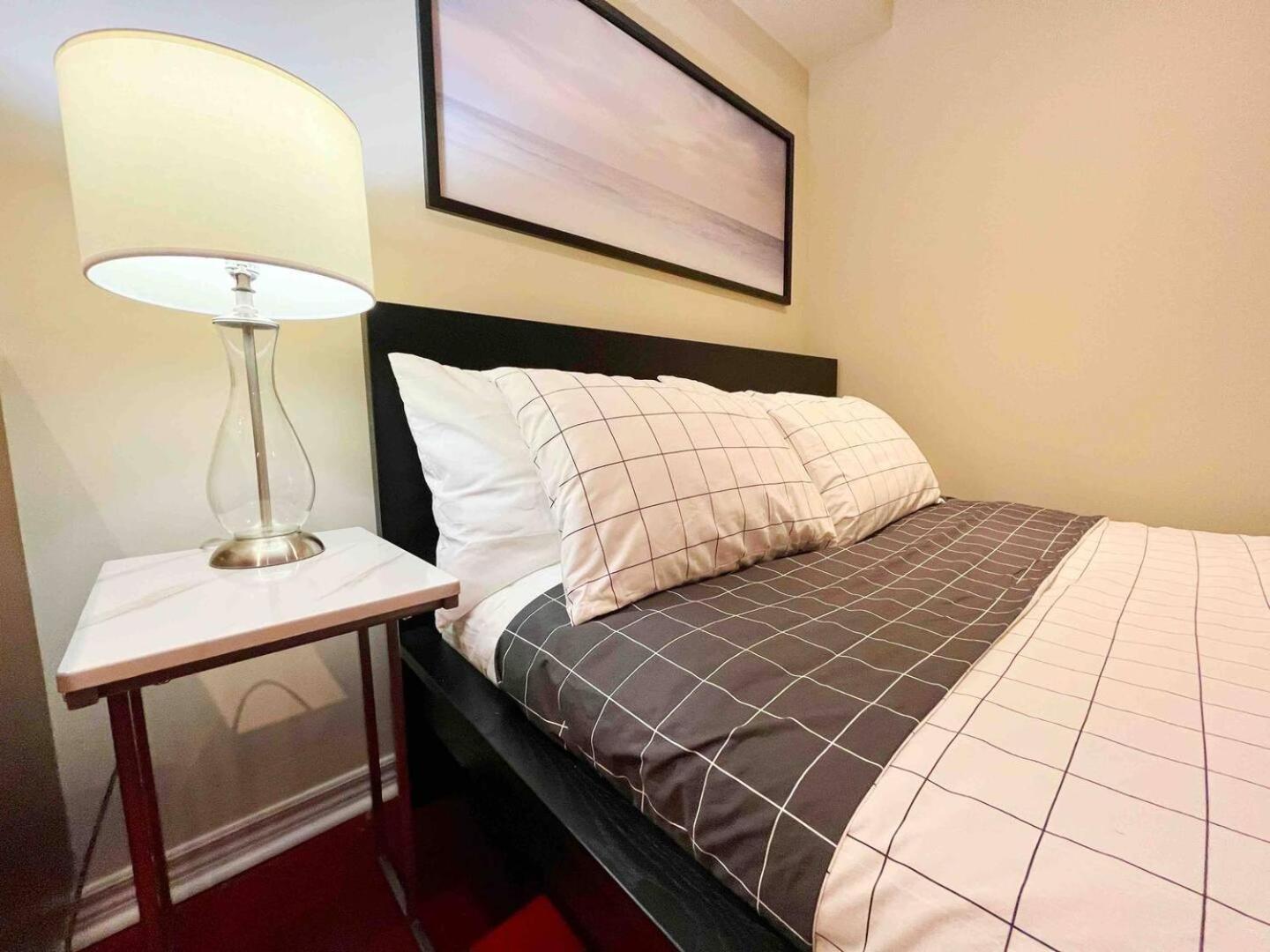 Stunning Rooms In Townhouse Across The Beach Τορόντο Εξωτερικό φωτογραφία