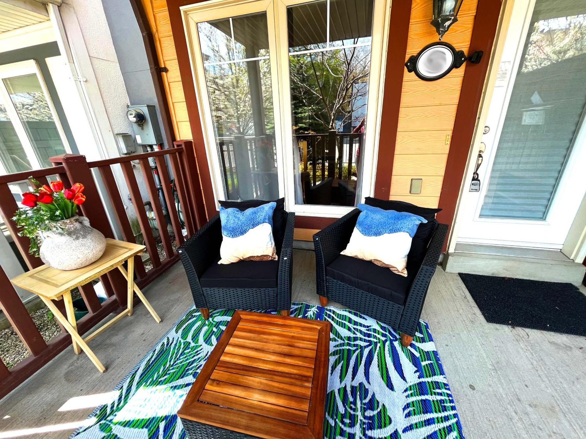 Stunning Rooms In Townhouse Across The Beach Τορόντο Εξωτερικό φωτογραφία