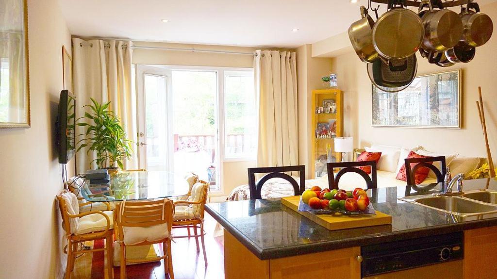 Stunning Rooms In Townhouse Across The Beach Τορόντο Εξωτερικό φωτογραφία